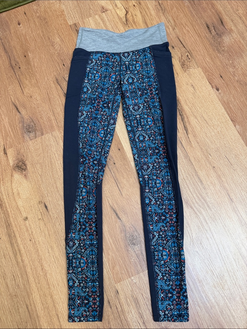 Athleta Navy Blue Patterned Leggings with Gray Waistband, size S Tall